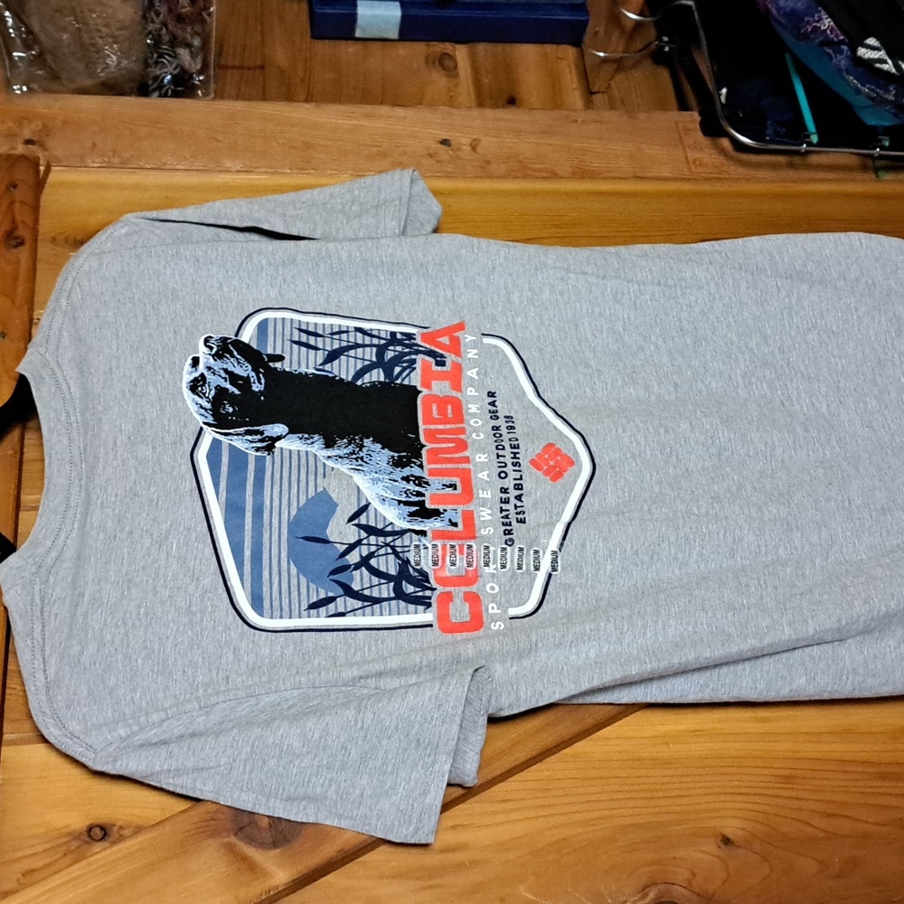 Columbia tee unisex mens M, womans L ptp 20"